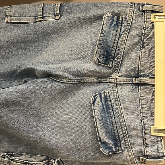 NWT cargo denim jeans - Picture 8 of 8